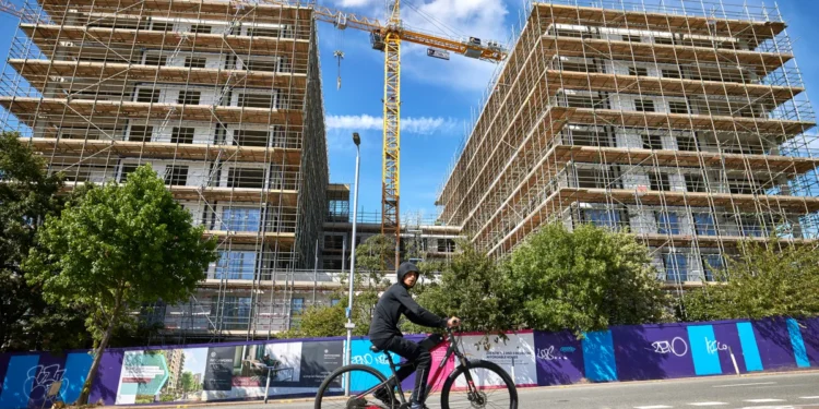 A Nation at Breaking Point: Parliament Gripped by Emergency Housing Crisis Debate