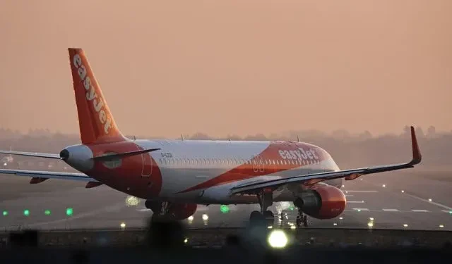 Terror Probe Launched After Man Allegedly Shouts “Allahu Akbar” and “Death to Trump” on EasyJet Flight