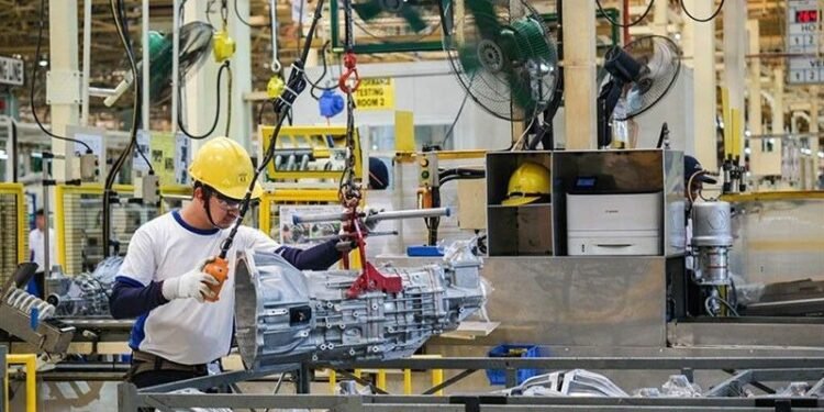 UK Vehicle Production Slumps to Lowest Level Since 1953 Amid Industry Uncertainty and Transition Challenges