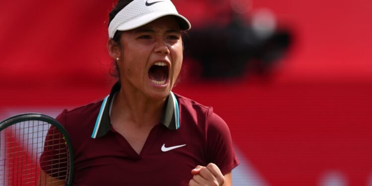 Raducanu’s Resurgence and Venus’s Record-Breaking Feat Highlight Washington Showdowns