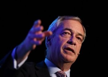 Peter Kyle Condemns Nigel Farage Over Reform UK’s Promise to Scrap Online Safety Act