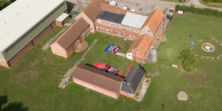 Tension and Confusion: Parents Separated for Hours as Poisoning Scare Unfolds at Leicestershire Summer Camp