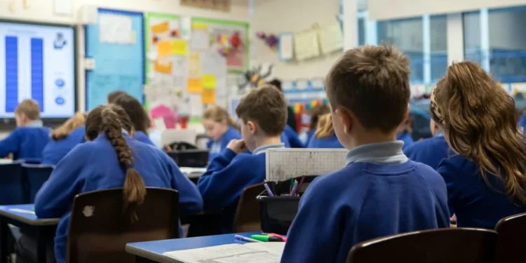 Compulsory Period Education for Boys and Girls Urged by New Study