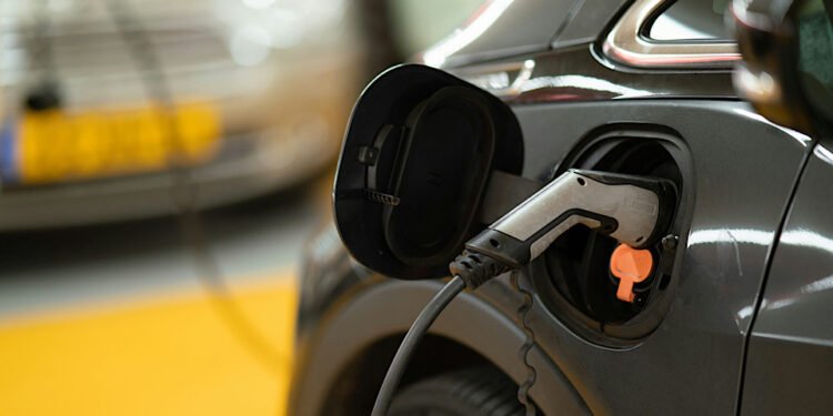 Government Expands Electric Car Grant Scheme, Offers Discounts on Five More Models