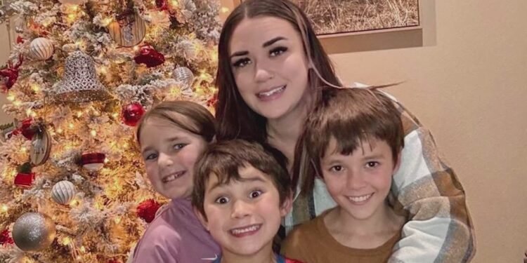 New Zealand mother and young son endure harrowing US detention over visa confusion