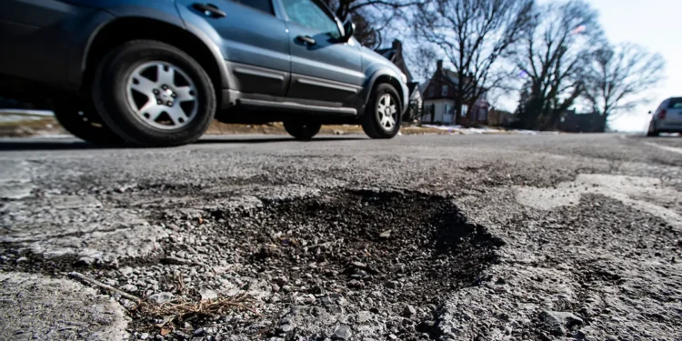 Soaring Temperatures Drive Spike in Pothole-Related Vehicle Breakdowns, AA Warns