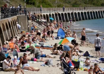 UK Weather Update: Hottest Day of Heatwave Forecast with Chance of Temperatures Reaching 35°C