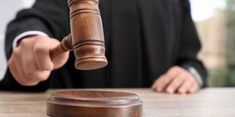 Foreign Criminals Offered Up to £2,000 to Agree to Deportation