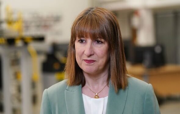 Rachel Reeves Faces Mounting Pressure as Starmer Seeks Tighter Grip on Economic Policy