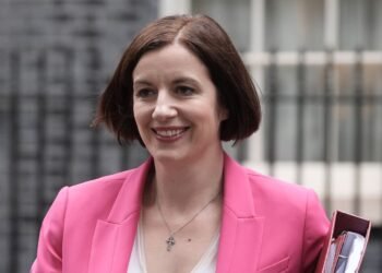 Phillipson Warns Parents Over Poor Quality Online Advice