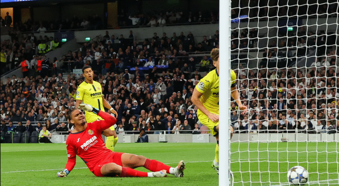 Luiz Júnior’s Howler Hands Spurs a Nervy Victory in Frank’s European Debut