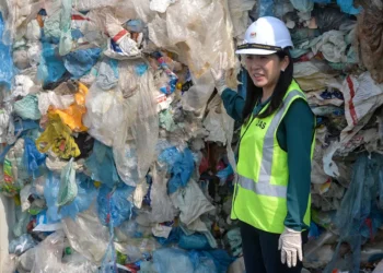 Scottish Teenager’s Petition on Single-Use Plastics Gains Parliamentary Support