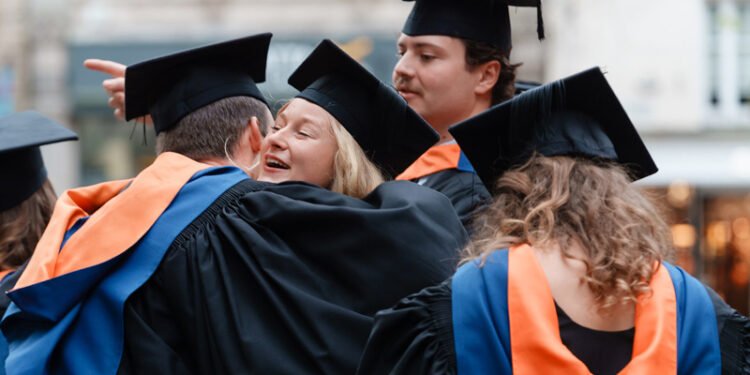 UK Graduates in Healthcare Report Highest Satisfaction with Degree Choices