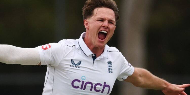 England Opt to Bowl First as Mahmood Replaces Baker in ODI Clash Against South Africa