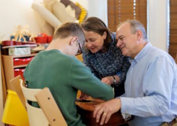 Ed Davey calls for halt on carer penalties amid benefits scandal