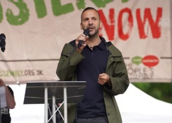 Green Party Surges Past Labour in Latest UK Poll