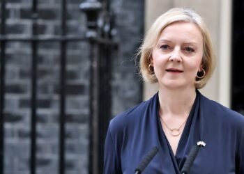 Yvette Cooper Backs Digital ID Plan for UK Teens