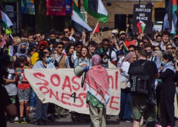 Starmer Considers Stricter Measures on Pro-Palestinian Protest Chants