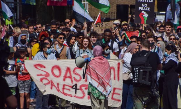 Starmer Considers Stricter Measures on Pro-Palestinian Protest Chants
