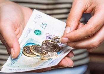 UK households brace for October benefit payments and rising energy costs amid cost-of-living pressures