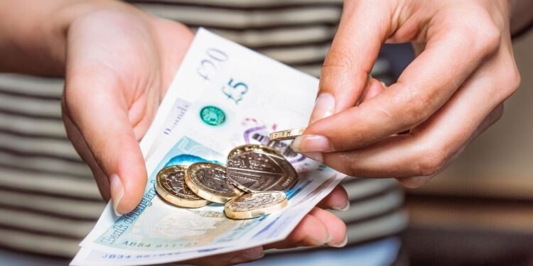 UK households brace for October benefit payments and rising energy costs amid cost-of-living pressures