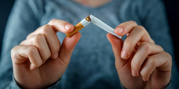 Quitting Smoking in Middle Age Cuts Dementia Risk to Zero