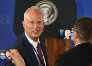 Russia’s Latest Push to Win US Favors Shows Deep Desperation