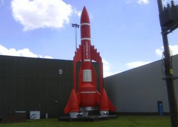 Man Buys Model Thunderbird 3 Only to Discover It’s a Gigantic 18-Foot Replica
