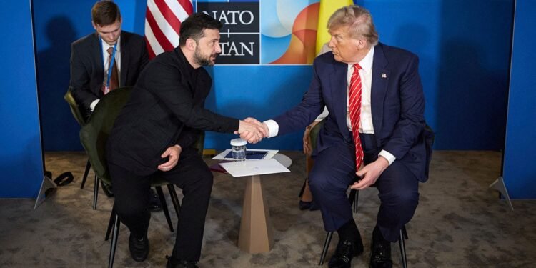 Zelensky to Urge Missile Aid as Trump and Putin Plan Summit