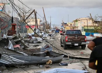 UK Charters Emergency Flights to Evacuate Britons from Jamaica
