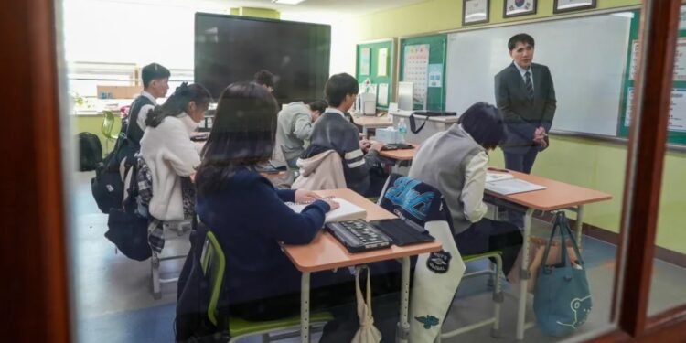South Korea’s College Exam Tests Perseverance of Blind Students