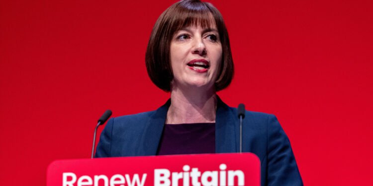 England schools to receive AI-generated attendance targets