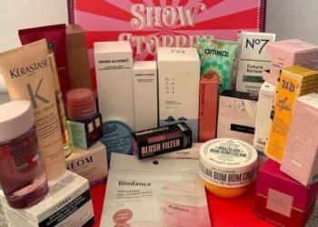 Boots Showstopper Beauty Bundle Outshines Many Advent Calendars This Holiday Season