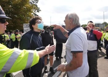 UK Asylum Reforms: Temporary Refugee Status and Faster Deportations