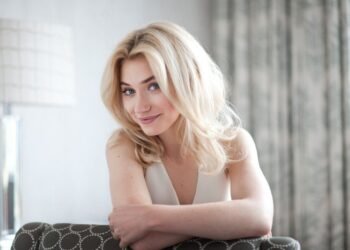 Hollywood Is an Industry of Looney Tunes Pretending to Be Normal