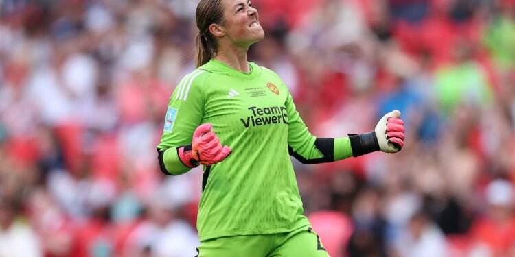 Mary Earps’s Manchester United Return Faces Mixed Reception