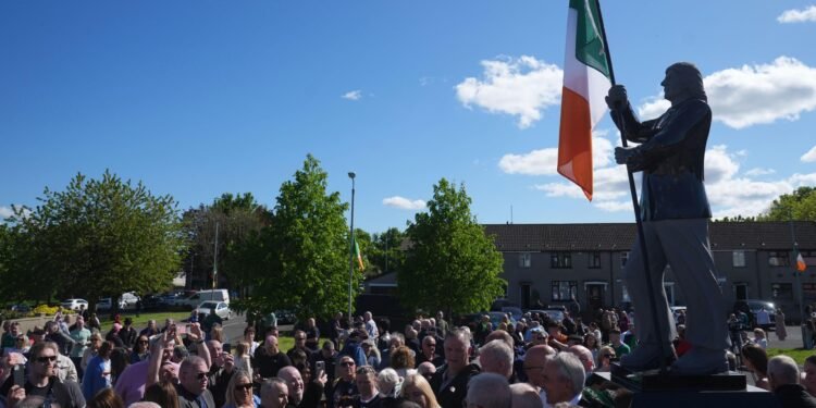 “Paramilitary Murals and Memorials Persist on Public Housing Land”
