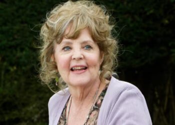 Pauline Collins, Beloved ‘Shirley Valentine’ Star, Dies at 85