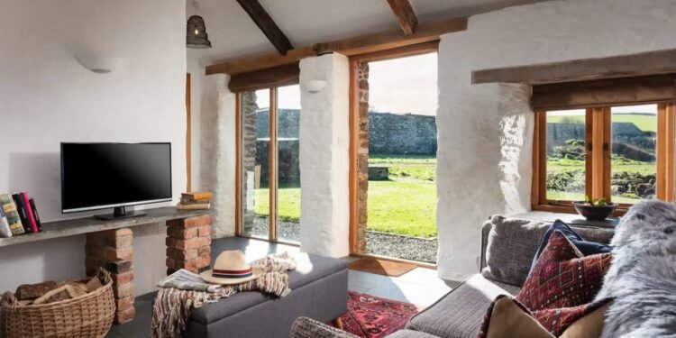 These are the best Airbnb cottages in the UK for getaway inspired by The Holiday
