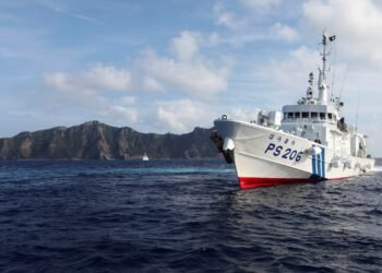 Chinese & Japanese Boats Clash Near Disputed Islands