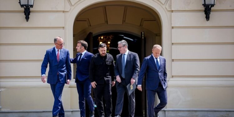 Zelenskyy in London: Peace Push Intensifies