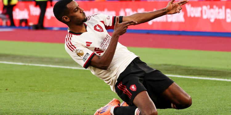 Alexander Isak ends drought as Liverpool stop rot with win at West Ham