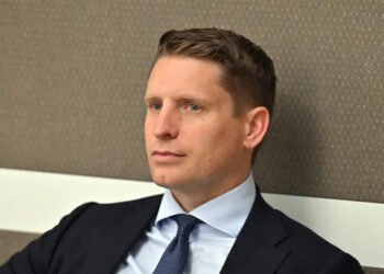 Andrew Hastie Emerges as Leadership Rival to Ley