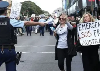 Australia police protest response