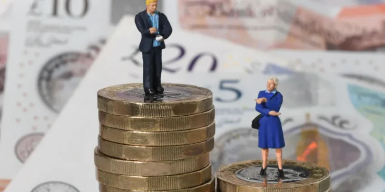 Gender pay gap won’t close for another 30 years