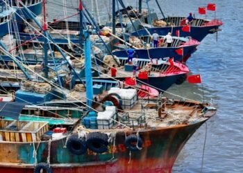 Japan seizes Chinese vessel