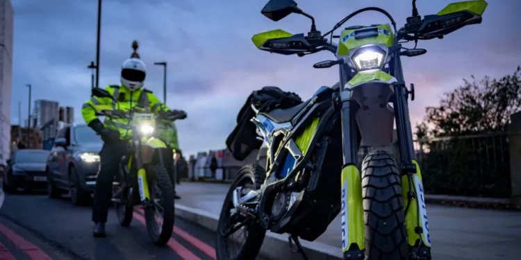 Met police e-bikes drones phone thieves