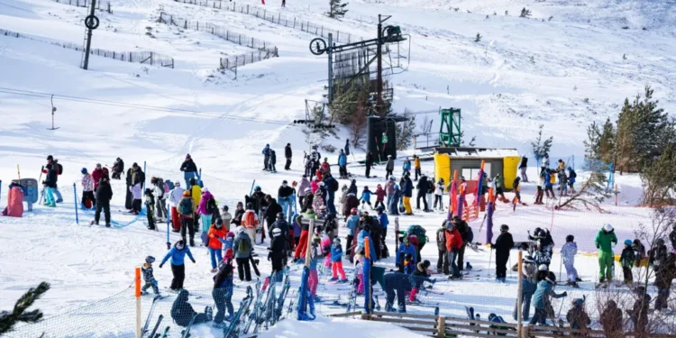 Scotland ski avalanche warning