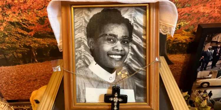 Tributes to hospital's first black ward sister