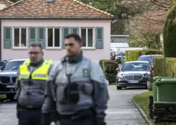 US Iran nuclear talks pressure for deal